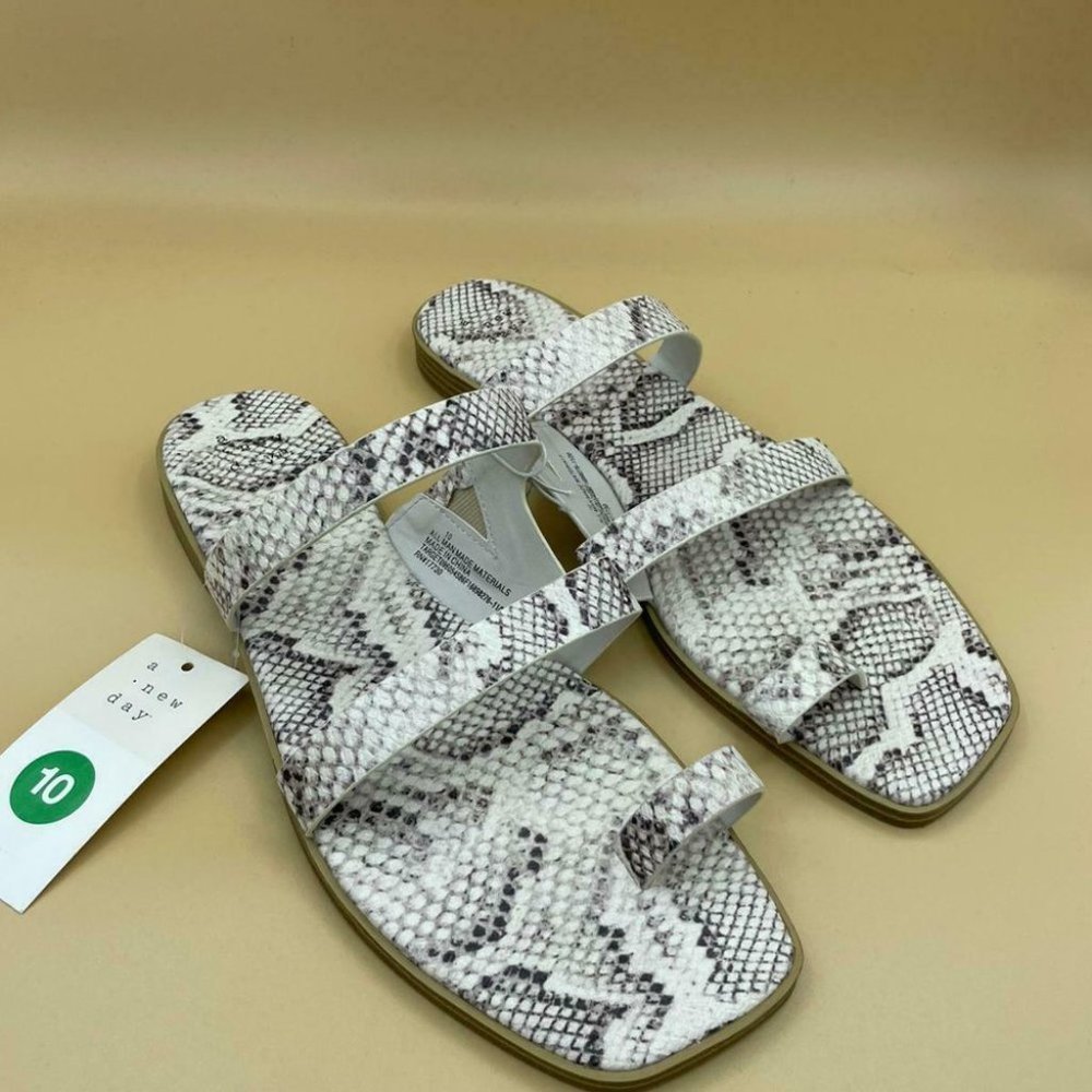 A New Day Marilyn Snake Print Toe Loop Slide Sandals White 8.5 - Picture 3 of 3